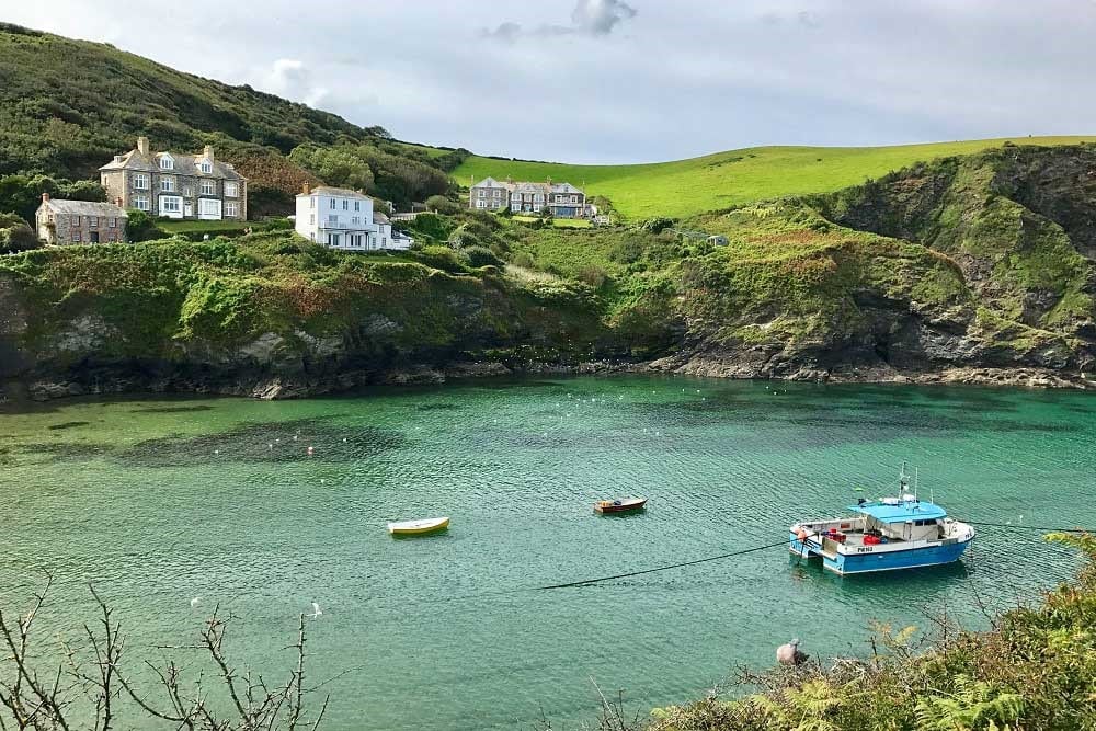 Cottages overlooking the Port Isaac coastline.