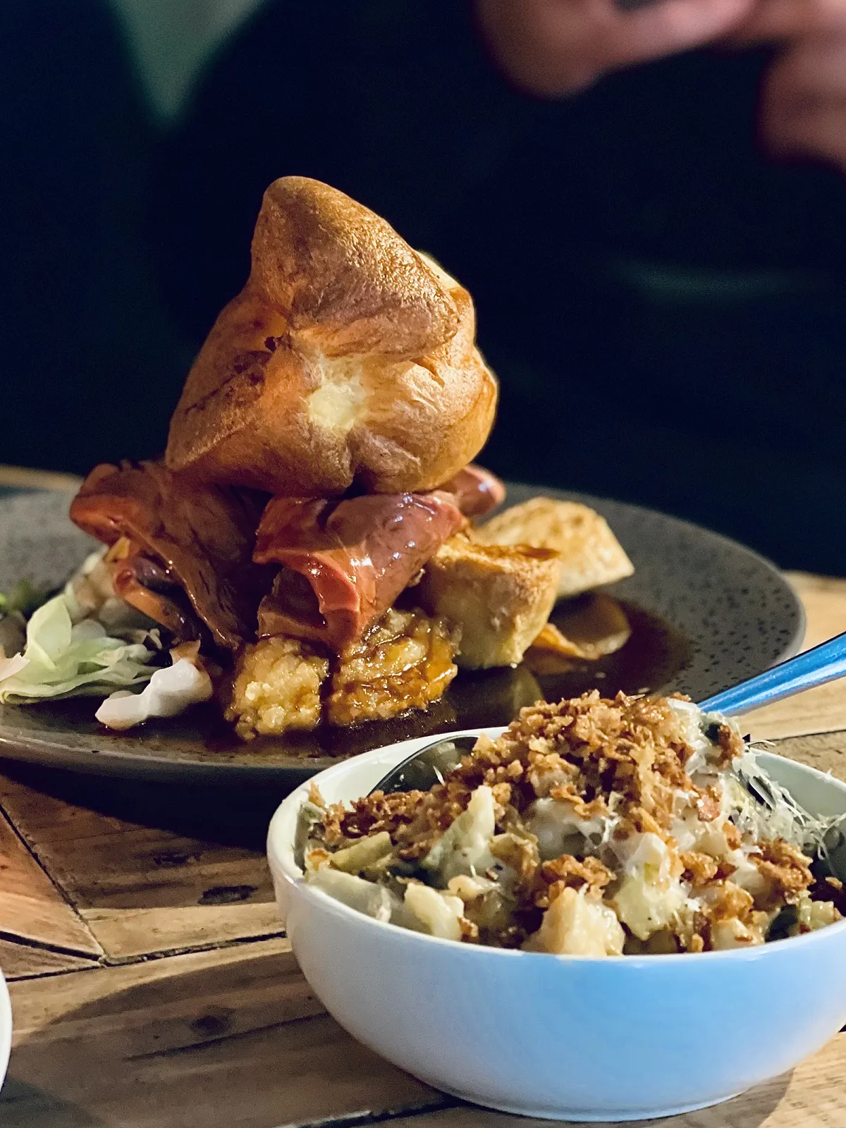 Top 10 Coastal Sunday Roasts in Cornwall Beach Retreats