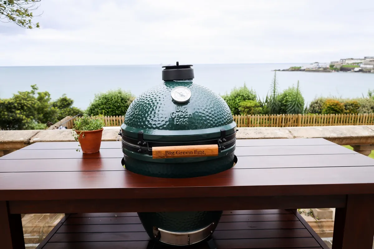 Beach Retreats | Al fresco dining at The Croft