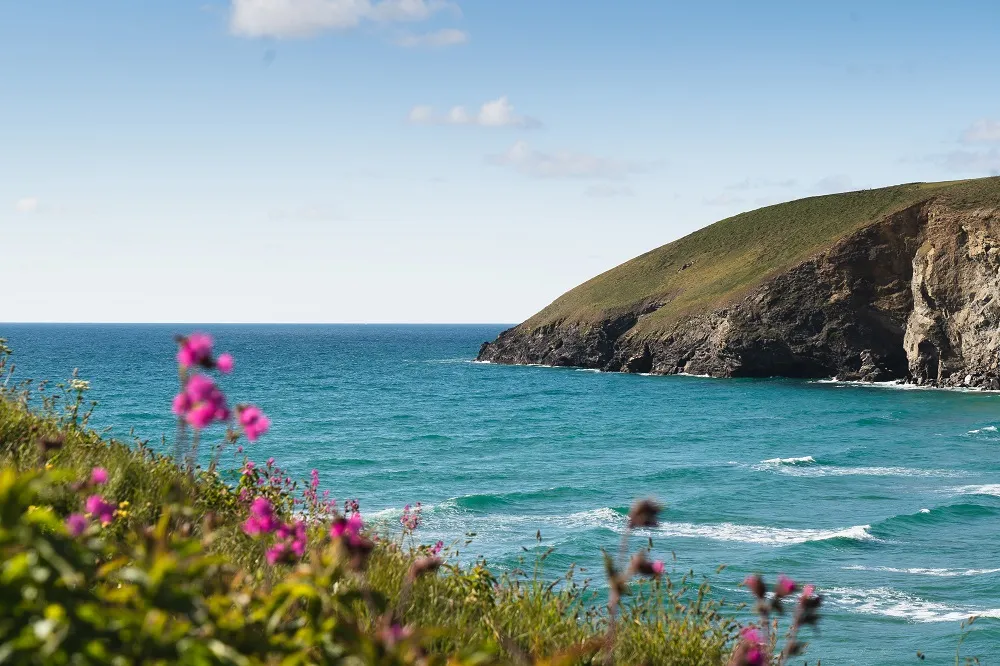 Mawgan Porth beach