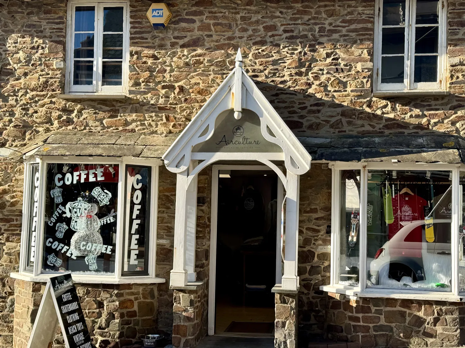 Airculture, Bude