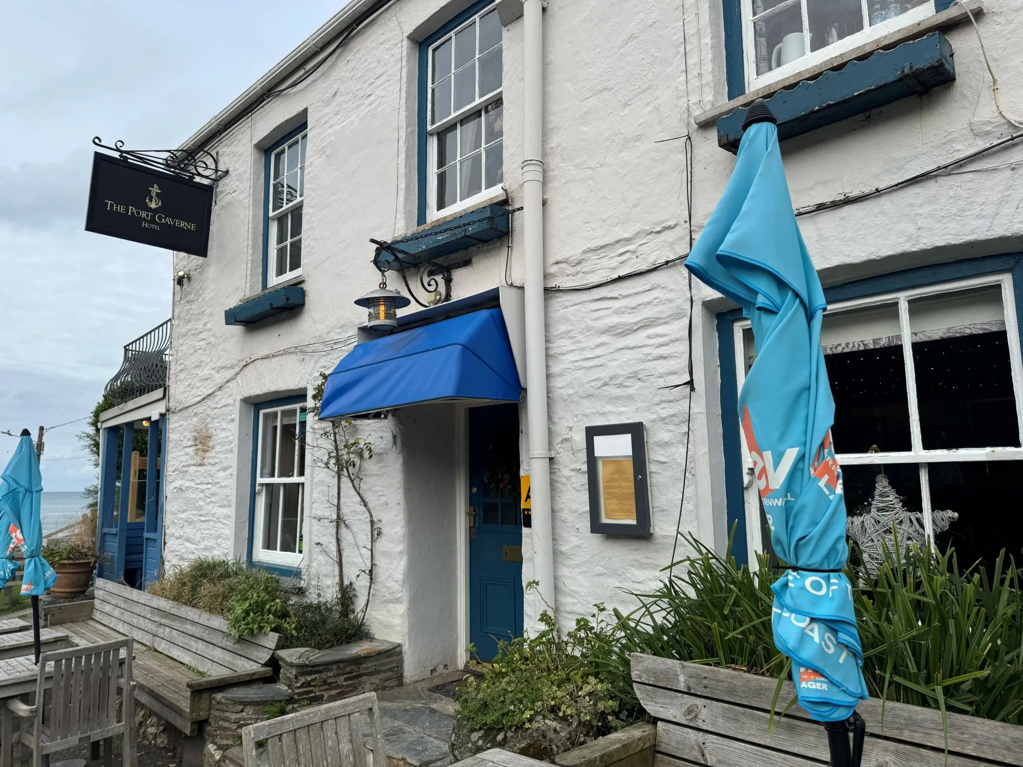 Port Gaverne Hotel pub
