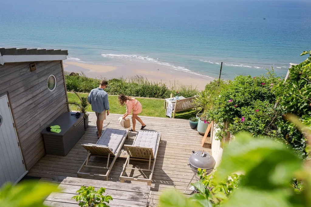 Brackenbank, Whitsand Bay